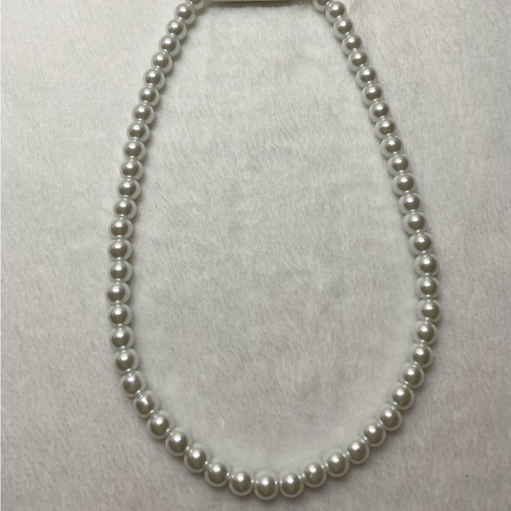 Handmade pearl necklace